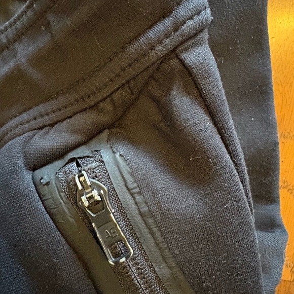 American Eagle Outfitters Men's Navy Joggers - Picture 5 of 5